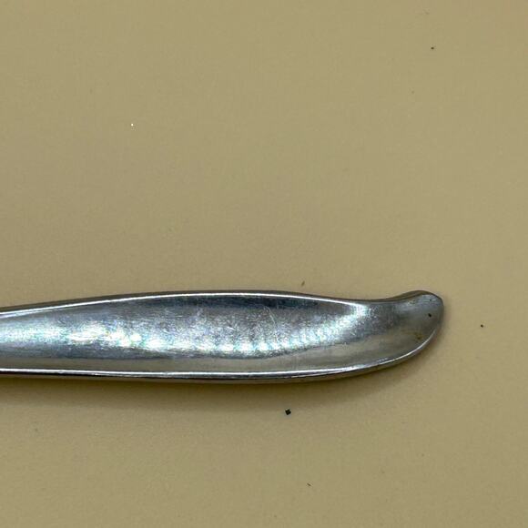 1 Sugar Spoon Dignity Acsons 5 5/8 in Stain on Front Swirl Pattern - Picture 8 of 10